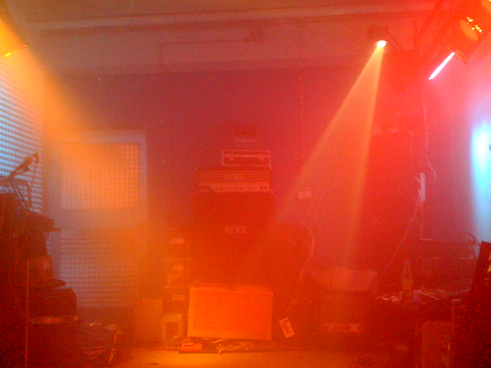 Kraeftiges rotes Buehnenlicht